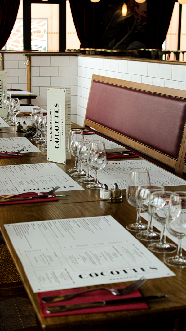 communication : création de set de tables et cartes des boissons pour la brasserie cocottes